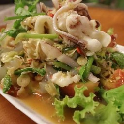 ยำรวมมิตรทะเล