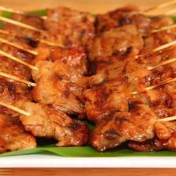 ร้านน้องแก้มเหนียวหมูปิ้ง