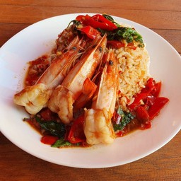 กะเพรากุ้ง ราดข้าว