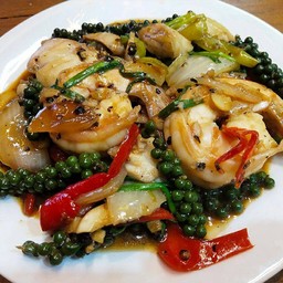 กุ้งผัดพริกไทยดำ (กับข้าว)