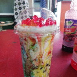 คุณหนูมิกซ์สีผลไม้นมสดแก้ว22ออนส์