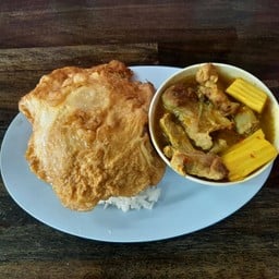 ข้าวไข่เจียว+แกงส้มซี่โครงอ่อนยอดมะพร้าว