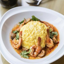 ข้าวไข่ข้นราดซอสต้มยำกุ้ง