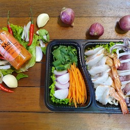 ยำกุ้งสุก+หมึก