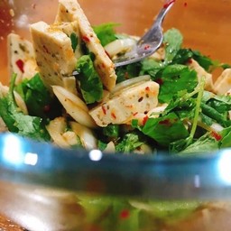 ยำมาม่าหมูยอ