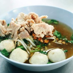 ก๋วยเตี๋ยวหมูล้วน