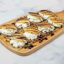 ทิชชู่+วิปครีม+กล้วย+ชอค (Tissue with Banana+Chocolate and Whipped cream)