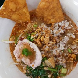 ก๋วยเตี๋ยวหมูเด้ง