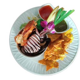 ผัดไทยเกี๊ยวกรอบทะเล(หมึกตัว)