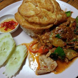 ผัดเผ็ด(ไก่/หมู/เนื้อ/ทะเล/รวมมิตร ราดข้าว