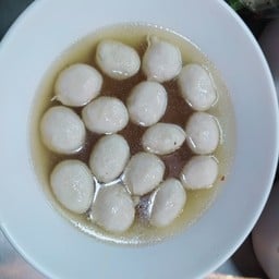 ลูกชิ้นลอยน้ำซุป