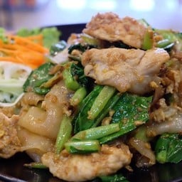 ผัดซีอิ้วหมู