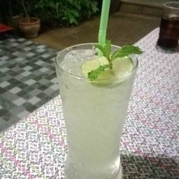 น้ำมะนาว สด( ไม่ปั่น )