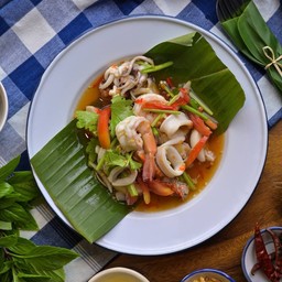 ยำรวมมิตรทะเล