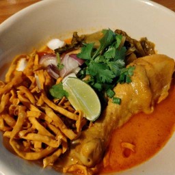 ข้าวซอย น้ำเงี้ยว ร่มพฤกษา ลำแต้ลำว่า