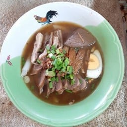 ก๋วยจั๊บเครื่องในหมูจากดาวนาเม็ก