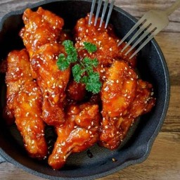 Ajumma อาจุมม่าไก่ทอดเกาหลี ข้าวหน้าเนื้อ
