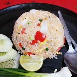 ข้าวผัดปลาหมึก