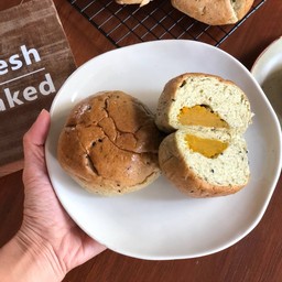 ขนมปังข้าวกล้องงอกไว้ฟักทองญี่ปุ่น