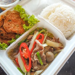 ชุดข้าวเนื้อผัดพริกสด