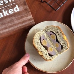 ขนมปังข้าวกล้องงอกไส้เผือกแปะก๊วย