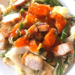 สุกี้แห้งหมูกรอบ