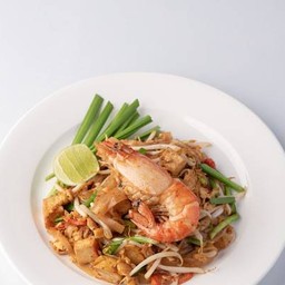 ํผัดไทยกุ้งแม่น้ำ