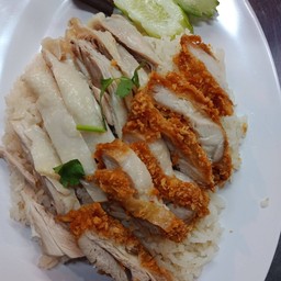 ข้าวมันไก่รวม (พิเศษ)