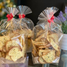 ขนมปังกรอบเนยสดหน้ากระเทียม