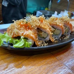 โรลหนังปลาแซลมอนท๊อปแซลมอน