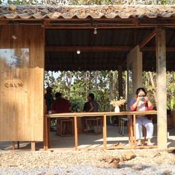 Calm coffee space 