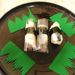 ข้าวปั้นหน้าซาบะดอง