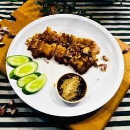 หมูทอดน้ำปลาหอม 1 ขีด Deep fried fish sauce pork belly 100 grams