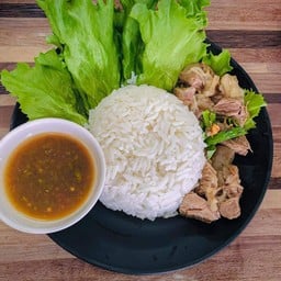 ข้าวหน้าเนื้อตุ๋น