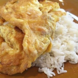 ไข่เจียวกุ้งสับ ราดข้าว
