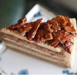 เค้กคอฟฟี่อัลมอนด์พราลีน