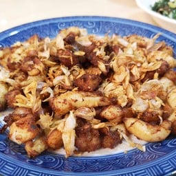 ไข่หมึกทอดกระเทียม(กับข้าว)