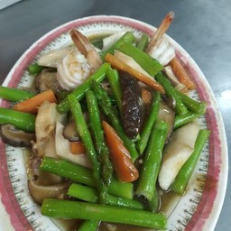 หน่อไม้ฝรั่งผัดกุ้ง