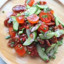 ยำกุนเชียงไข่แดงเค็ม