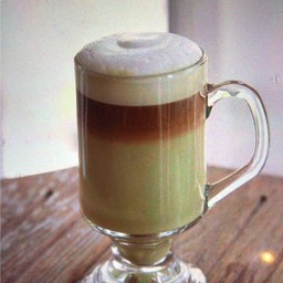 กาแฟชาเขียวร้อน