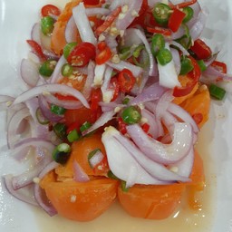 ยำไข่แดง