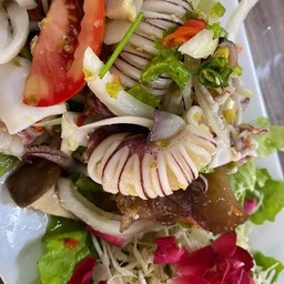 ยำหมึกไข่