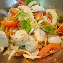 ยำลูกชิ้น