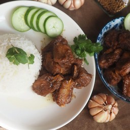 ซี่โครงหมูอบราชวงศ์งุ้ย หัวหมาก