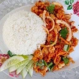 ข้าวยำไก่ทอด