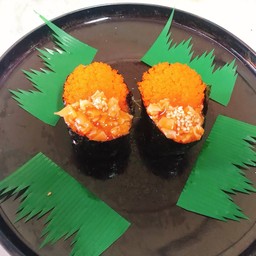 ข้าวห่อสาหร่ายหน้าฮาร์ฟหอยเชลล์ไข่กุ้ง