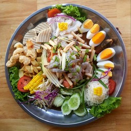 ตำถาดไหลบัวกุ้งสด