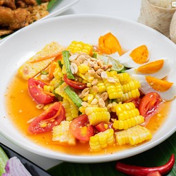 ทำรสชาติออกทางเปรี้ยวหวาน ข้าวโพดก็อวบอิ่มมีความหวานเบา ๆ ชูรสชาติได้เป็นอย่างดี