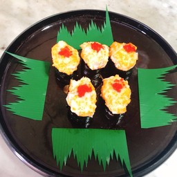 ข้าวห่อสาหร่ายสลัดกุ้ง