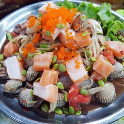 ตำแซลมอน+หอยแครง